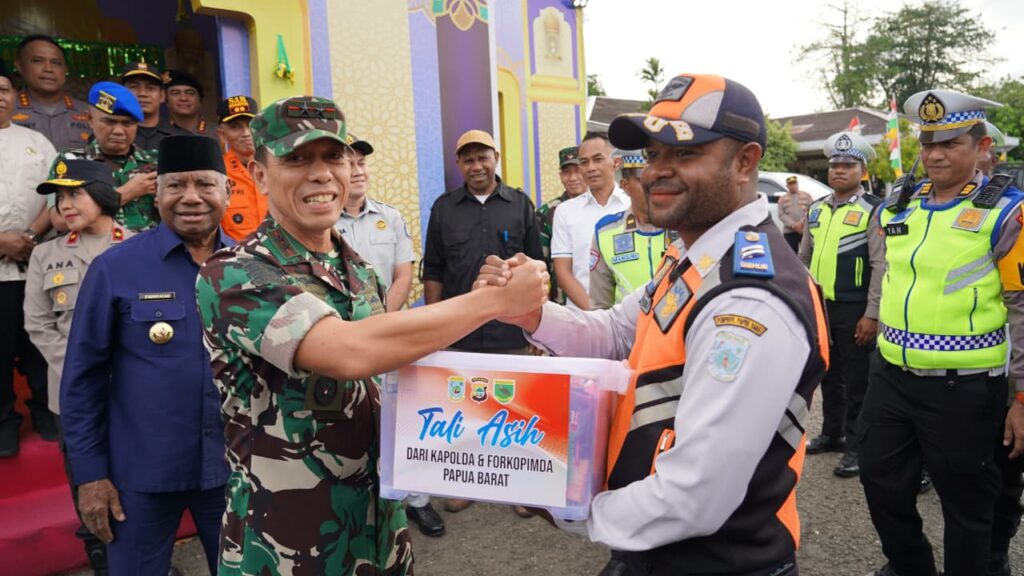 Pangdam Kasuari dan Forkopimda Papua Barat Tinjau Posko Operasi Ketupat Mansinam 2026