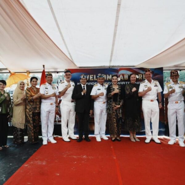 Pererat Navy Brotherhood, TNI AL Gelar Deck Reception di KRI REM-331 pada Latma Kakadu 2026