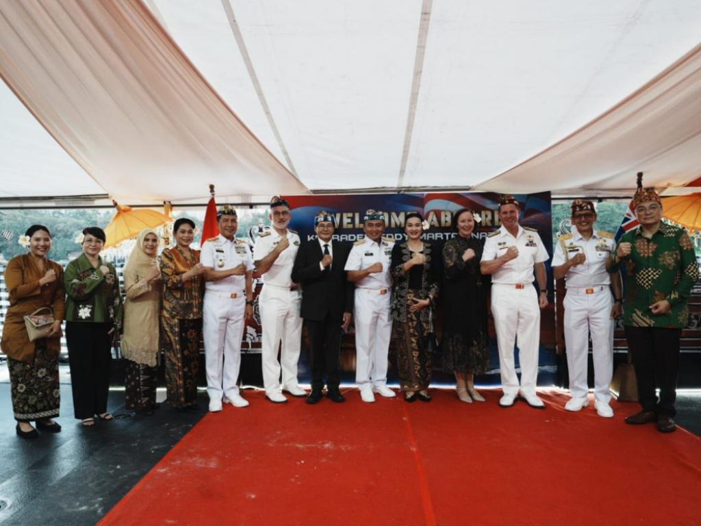 Pererat Navy Brotherhood, TNI AL Gelar Deck Reception di KRI REM-331 pada Latma Kakadu 2026