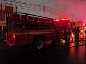 Gerak Cepat! Lanud RSN Bantu Padamkan Kebakaran di Pekanbaru Gerak Cepat! Lanud RSN Bantu Padamkan Kebakaran di Pekanbaru