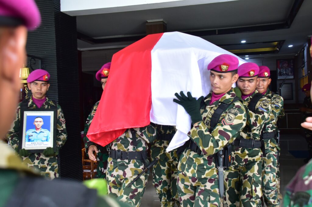 Upacara Persemayaman dan Pelepasan Jenazah Pratu Marinir Anumerta Andi Suvio Berlangsung Khidmat