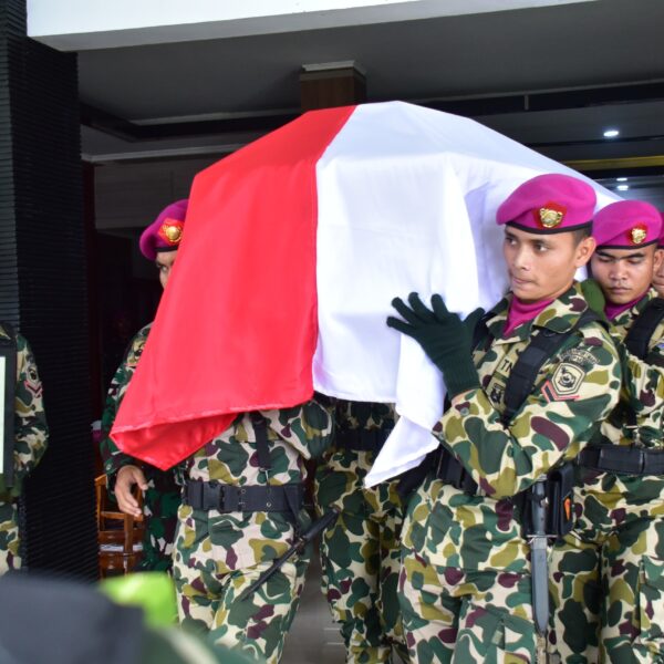 Upacara Persemayaman dan Pelepasan Jenazah Pratu Marinir Anumerta Andi Suvio Berlangsung Khidmat