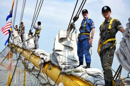 KRI Bima Suci Kembali Emban Misi Diplomasi dan Muhibah Duta Bangsa Selama 124 Hari KRI Bima Suci Kembali Emban Misi Diplomasi dan Muhibah Duta Bangsa Selama 124 Hari