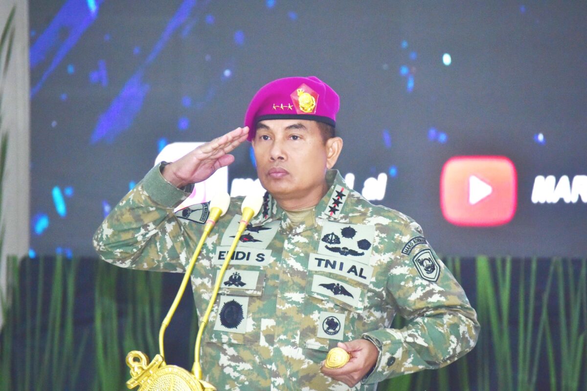 Pangkormar Pimpin Sertijab Sejumlah Jabatan Strategis di Korps Marinir Pangkormar Pimpin Sertijab Sejumlah Jabatan Strategis di Korps Marinir