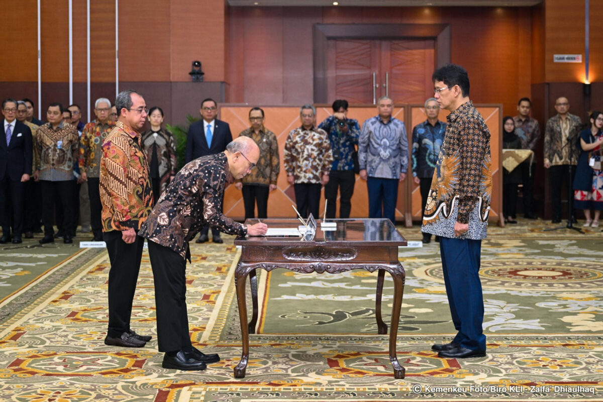Menkeu Purbaya Yudhi Sadewa Lantik Robert Leonard Marbun sebagai Sekjen Kemenkeu Menkeu Purbaya Yudhi Sadewa Lantik Robert Leonard Marbun sebagai Sekjen Kemenkeu