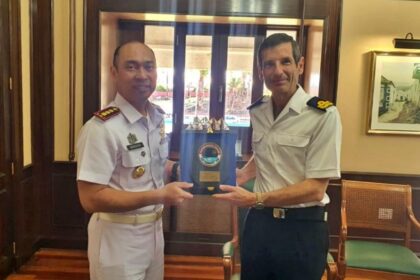 Perkuat Diplomasi Maritim, KRI Canopus-936 TNI AL Laksanakan Courtesy Call di Las Palmas