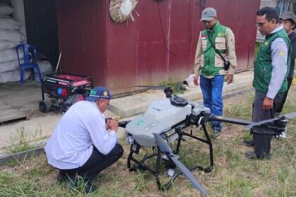Kementan Dorong Modernisasi Pertanian, Petani CSR Kapuas Dilibatkan Operasikan Drone Kementan Dorong Modernisasi Pertanian, Petani CSR Kapuas Dilibatkan Operasikan Drone