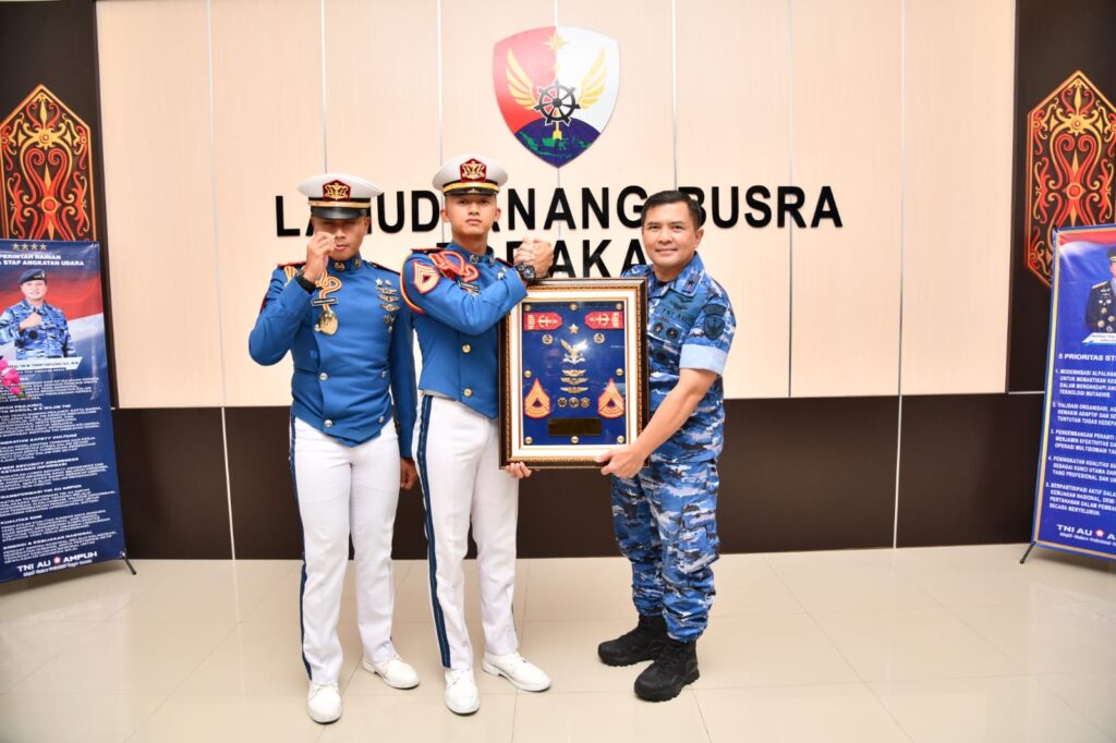 Taruna AAU Jalani Latihan Cakra Wahana Paksa di Lanud Anang Busra Tarakan