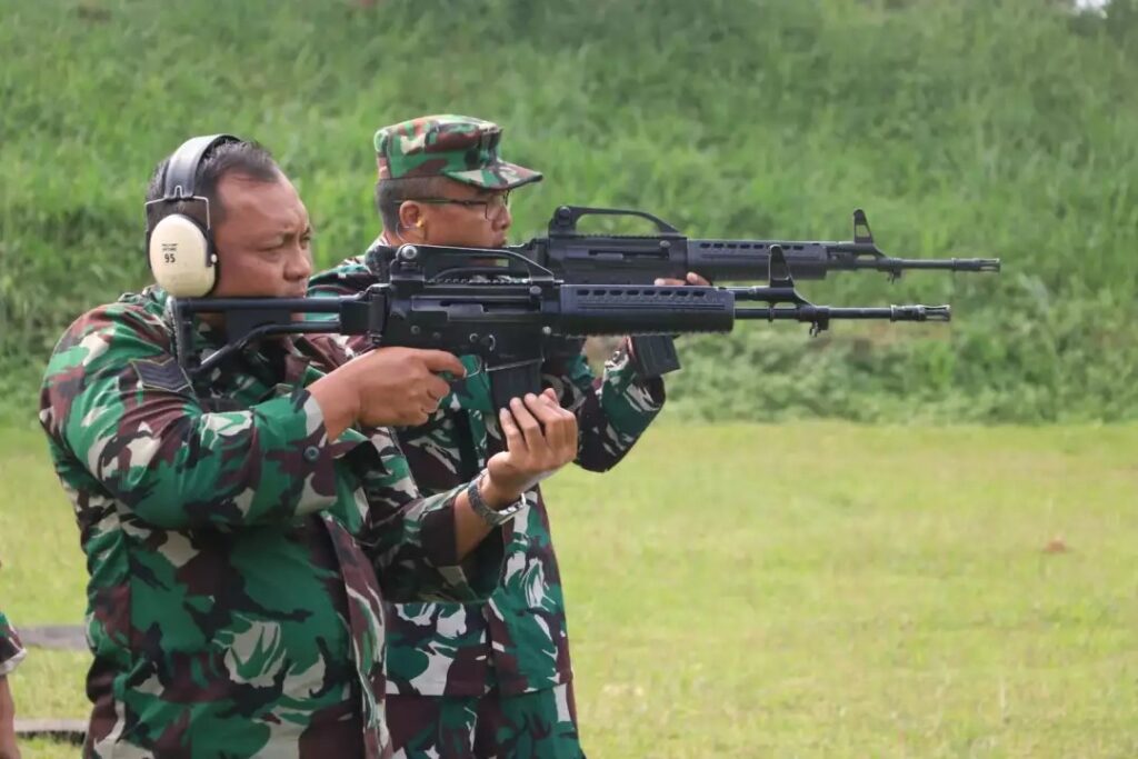 Lanud Sulaiman Gelar Latihan Menembak Senapan untuk Tingkatkan Profesionalisme Prajurit