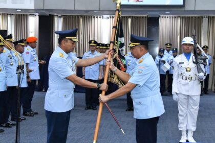 Jelang Purna Tugas, Marsda TNI Ir. Suryanto Serahkan Jabatan Dankoharmatau kepada KASAU Jelang Purna Tugas, Marsda TNI Ir. Suryanto Serahkan Jabatan Dankoharmatau kepada KASAU