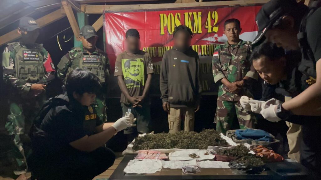 Satgas Yonif 403/WP Gagalkan Penyelundupan 2 Kg Ganja di Perbatasan RI–PNG