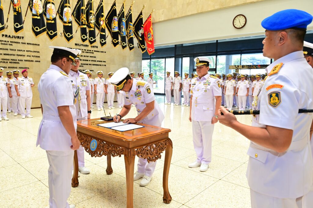 Pangkormar Hadiri Sertijab Wakasal di Mabesal