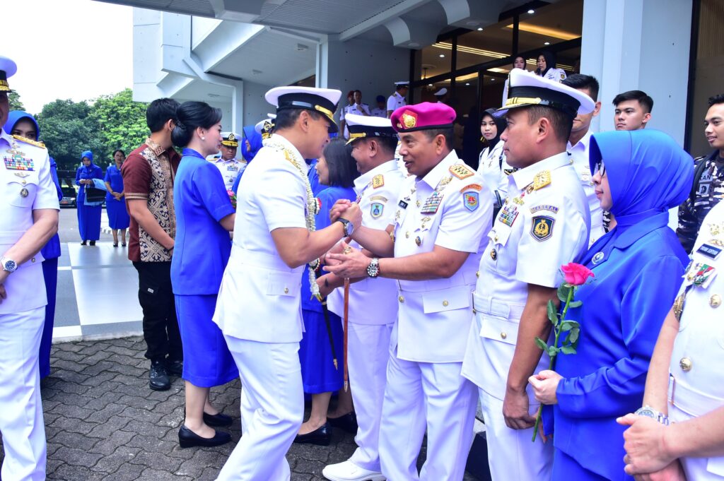 Pangkormar Hadiri Sertijab Wakasal di Mabesal