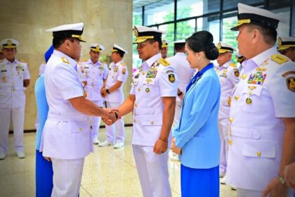 KASAL Pimpin Sertijab Wakasal dan Terima Penyerahan Dua Jabatan Strategis di Mabesal KASAL Pimpin Sertijab Wakasal dan Terima Penyerahan Dua Jabatan Strategis di Mabesal