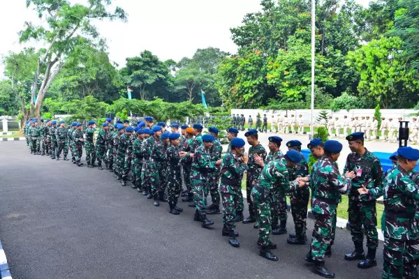 Penuh Kebanggaan, Danlanud Halim Pimpin Upacara Kenaikan Pangkat Personel