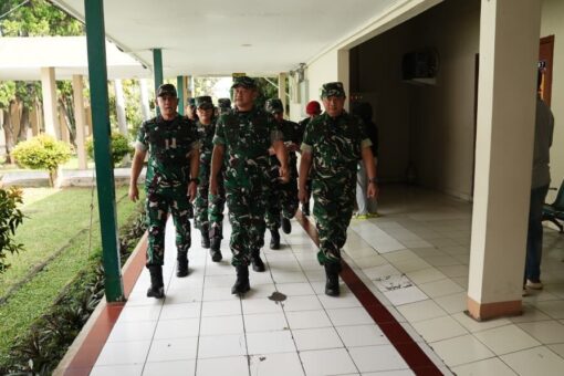 Tinjau RS Dustira, KASAD Tekankan Pelayanan Cepat dan Profesional