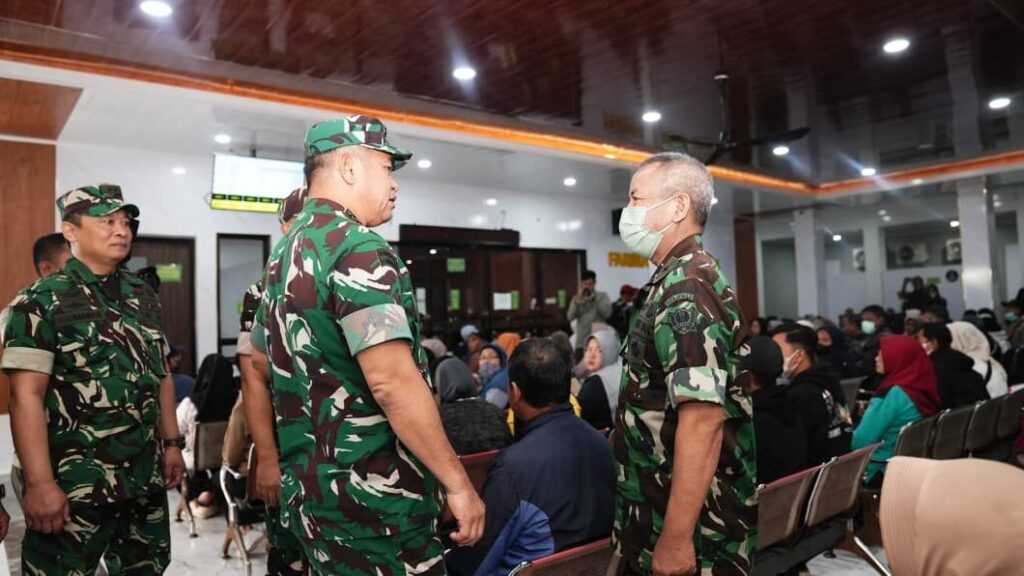 Tinjau RS Dustira, KASAD Tekankan Pelayanan Cepat dan Profesional