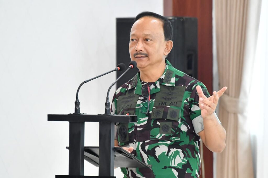 Pastikan Keamanan Pangkalan Udara, Wakasau Tinjau Kesiapan Sistem Keamanan Lanud Roesmin Nurjadin