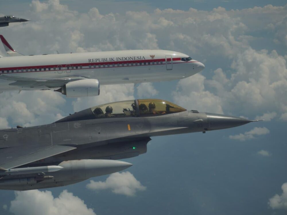 HUT ke-80 TNI AU, Pesawat Kepresidenan Presiden Prabowo Dikawal Jet Tempur