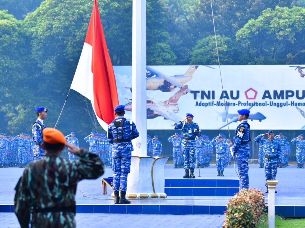 Danpuspomau Pimpin Upacara Bendera Bulanan di Mabesau, Bacakan Amanat Panglima TNI