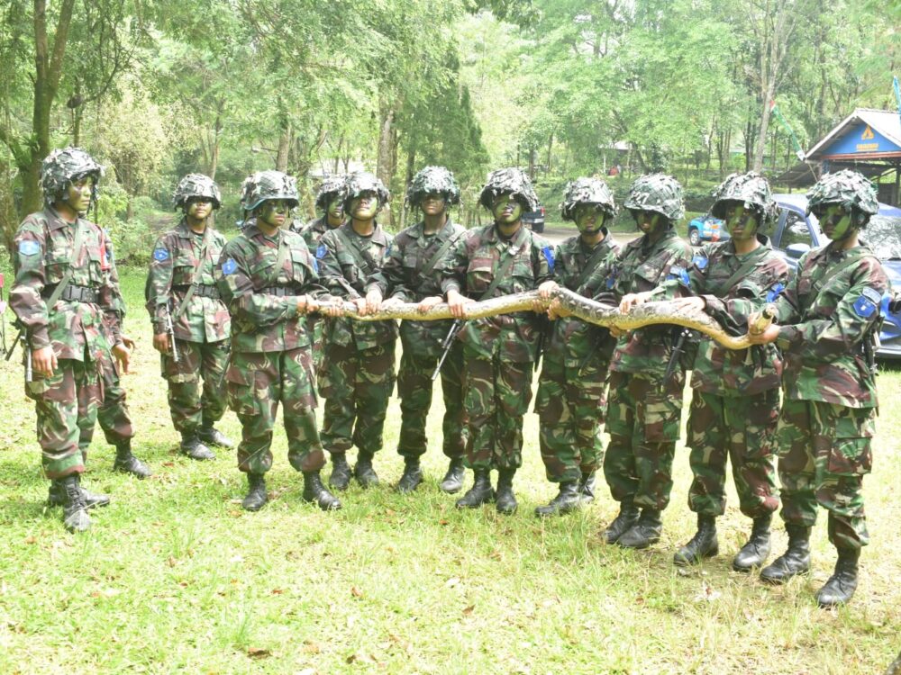Asah Naluri Tempur dan Survival, Prasis Semaba PK Wanita TNI AU Latihan di Hutan Sinolewah Sleman