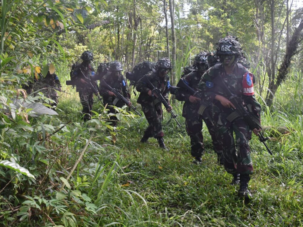 Hari Keempat Latganda, Prasis Wara TNI AU Taklukkan Medan Hutan Sinolewah Lewat Infiltration Course
