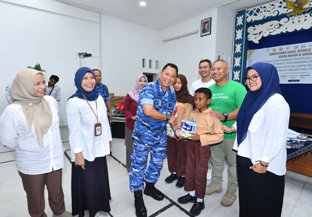 Baksos TNI AU di Kendari: Operasi Katarak hingga Bantuan Disabilitas dan Lansia