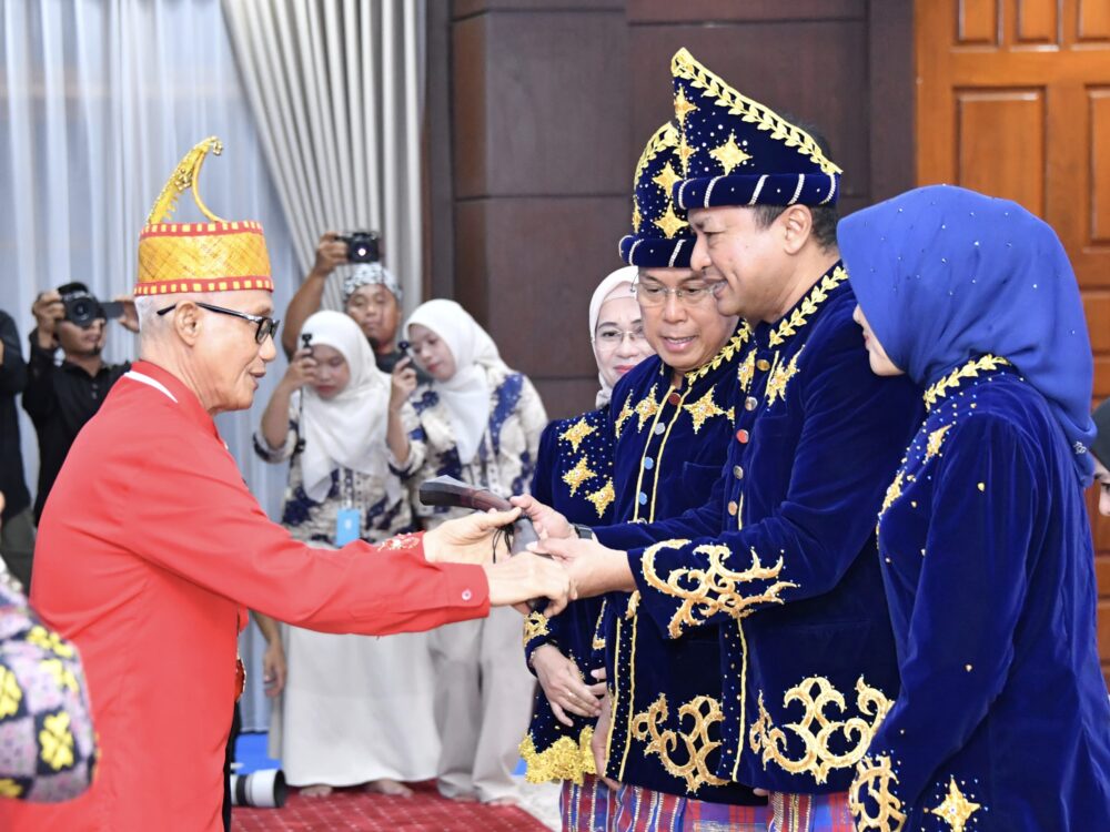 KASAU Terima Gelar Kehormatan Adat Tolaki, Simbol Sinergi TNI AU dan Kearifan Lokal