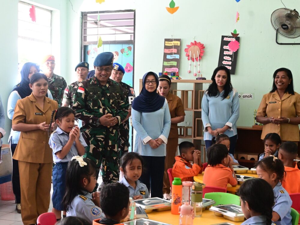 SPPG Lanud El Tari Mulai Distribusikan Perdana Program MBG untuk Siswa TK Angkasa