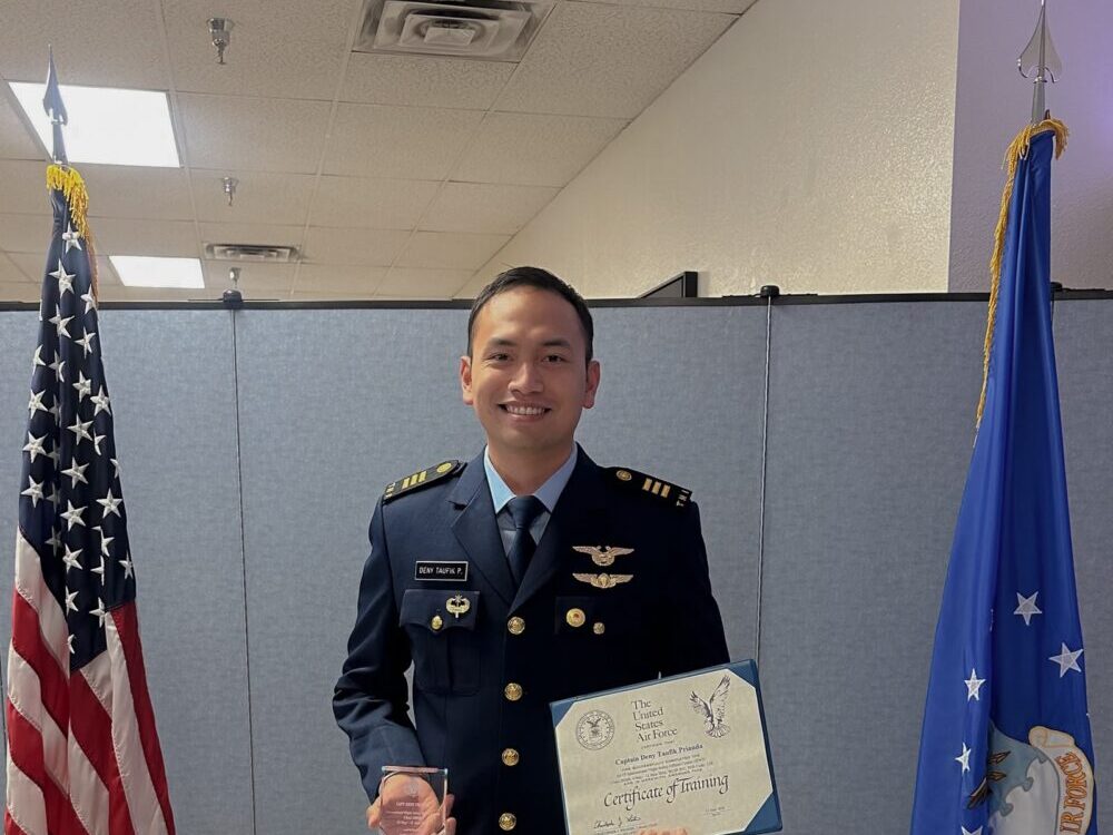 Perwira TNI AU Selesaikan International Flight Safety Officer Course di Amerika Serikat