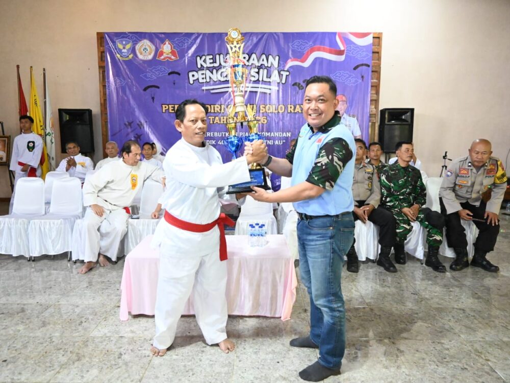 Danwingdik 400/Matukjur Buka Kejuaraan Perisai Diri Cup II Solo Raya Perebutkan Piala Danwingdik