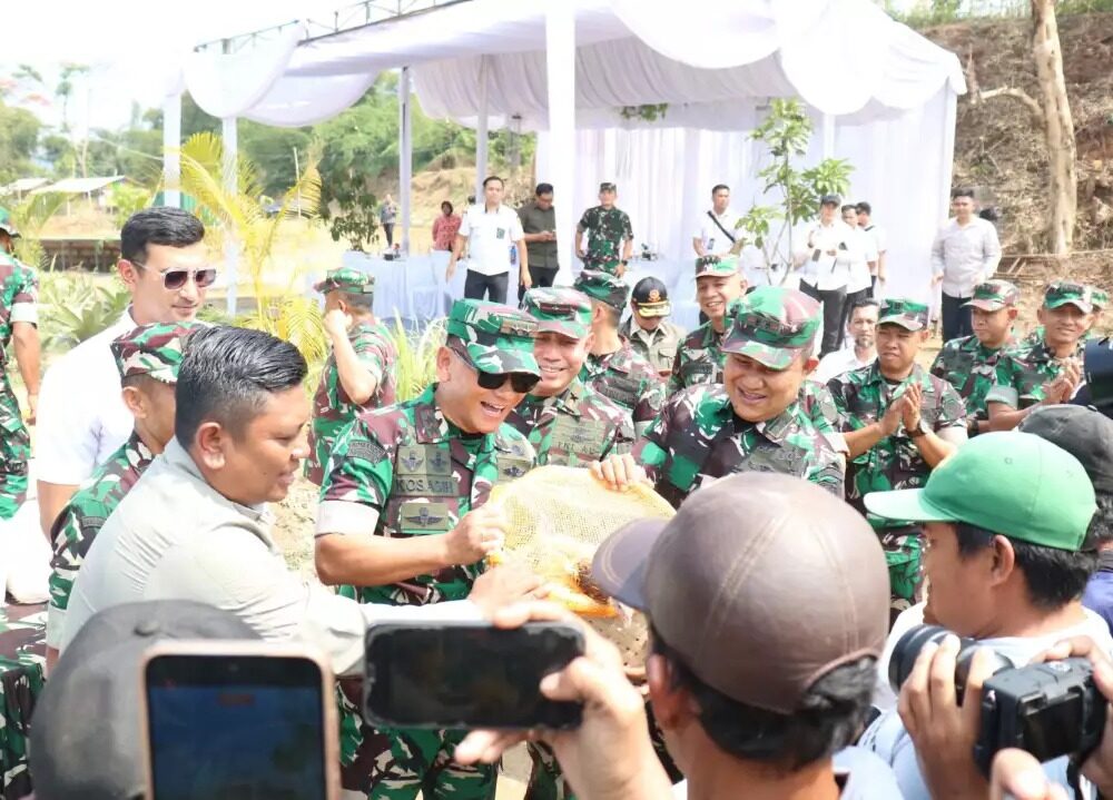 Danlanud Sulaiman Hadiri Peninjauan KDKMP dan Panen Raya Ayam Bersama Pangdam III/Siliwangi