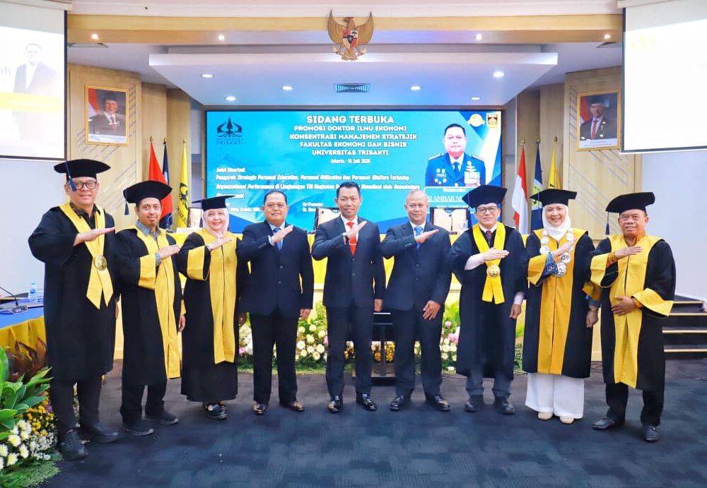 Tiga Perwira TNI AU Raih Gelar Doktor Ilmu Ekonomi di Universitas Trisakti