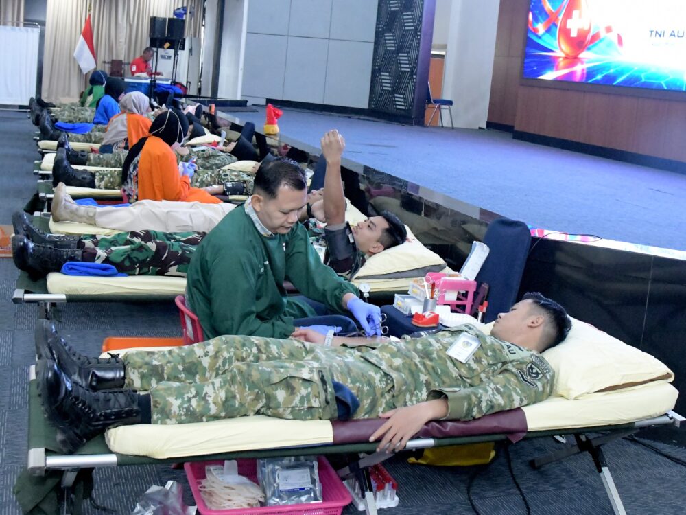 Melalui Donor Darah, Mabesau Wujudkan Semangat Hari Bakti ke-79 TNI AU