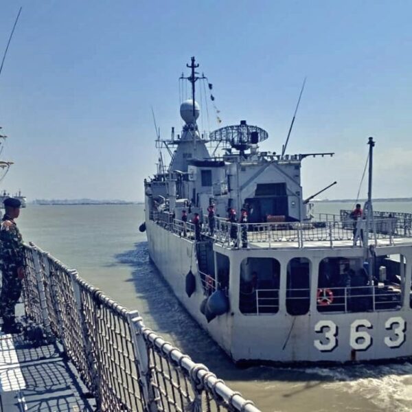 TNI AL Kerahkan Kapal Perang dan Pesawat SAR Evakuasi KM Mutiara Sentosa 2