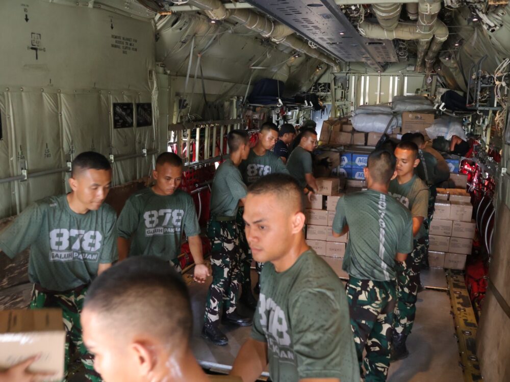 TNI AU Percepat Penanganan Pascagempa NTT, Angkut 33,7 Ton Bantuan