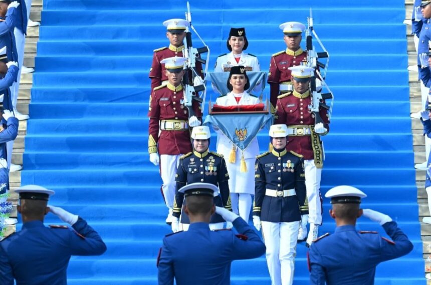 Kirab Bendera Pusaka dari Monas Buka HUT ke-81 Kemerdekaan RI