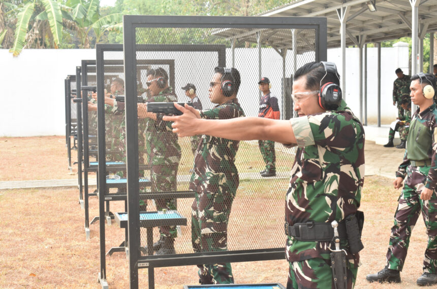 Wingdik 400/Matukjur Gelar Latihan Menembak Pistol Semester II