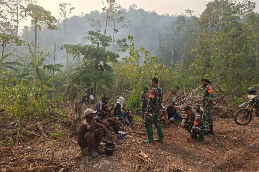 Kebakaran Lahan Momiwaren Padam, TNI dan Warga “Bergerak Cepat”