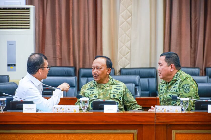 Wakasau Hadiri Rapat Penguatan Sinergi Lintas Sektor Cegah Karhutla