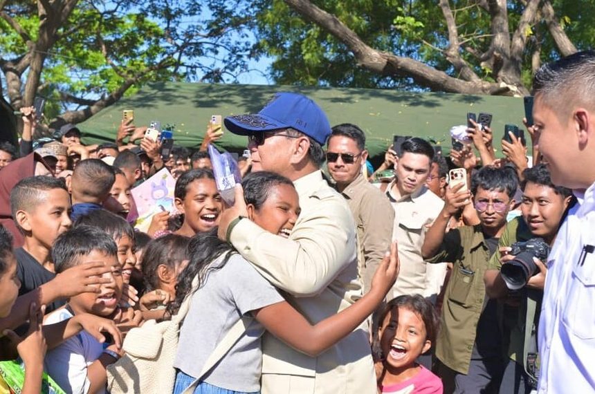 “Senyum Anak-Anak” Nagekeo Sambut Presiden Prabowo di Pengungsian