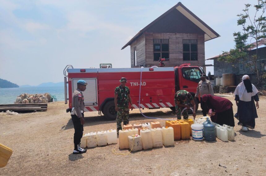 Kodim 1803/Fakfak Bantu Air Bersih untuk 815 Warga saat Musim Kemarau