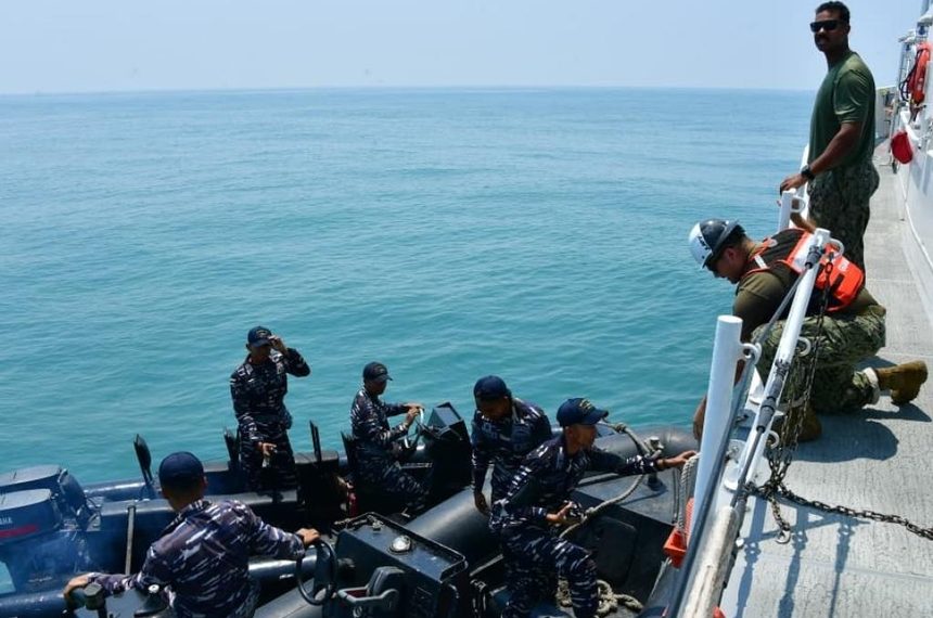 TNI AL dan AS Perkuat Kemampuan Lewat Latihan Penyelamatan Kapal
