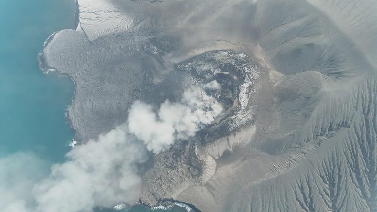 Erupsi Menerus Anak Krakatau Berakhir, Status Tetap Siaga