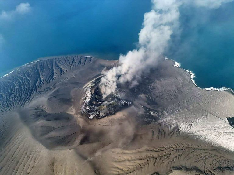 Erupsi Gunung Anak Krakatau Berakhir, Status Tetap Level III