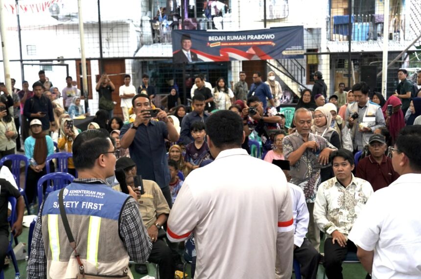 Menteri PKP Tinjau Bedah Rumah di Bukit Duri Jakarta