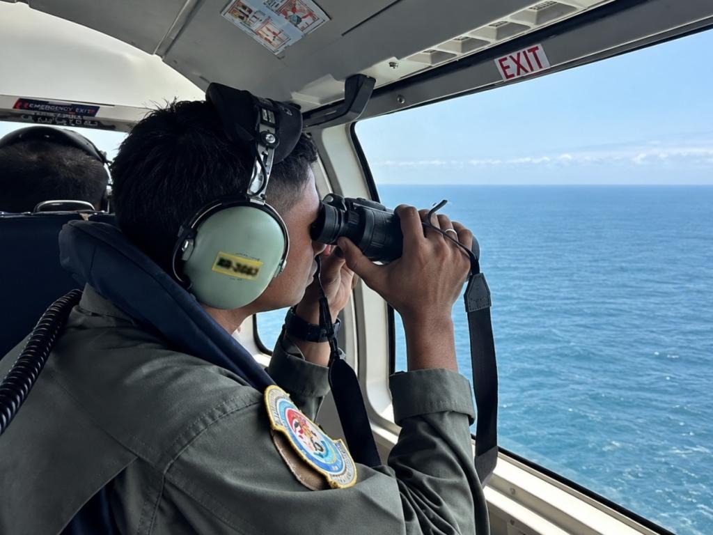 TNI AL Kerahkan KRI dan Pesud Bantu SAR KM Virgo Transport 8