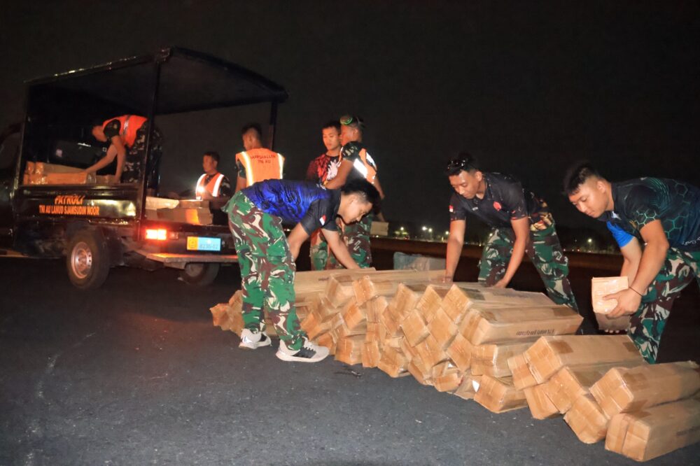 Pesawat TNI AU Angkut 100 Tabung Oksigen untuk Penanggulangan Karhutla di Kalimantan Selatan