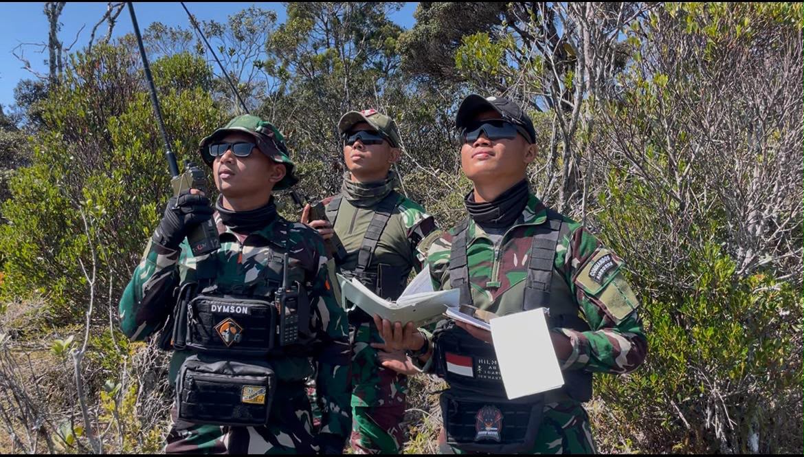 JTAC TNI AU Kendalikan Super Tucano dalam Latihan di Pegunungan Arfak