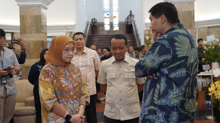 Maruarar Sirait dan Bahlil Bahas Hunian Energi Surya di Kawasan Industri
